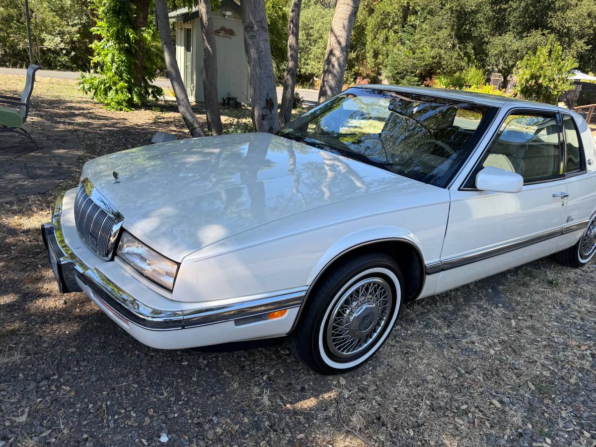 And-1993-buick-rivieras-1991-white-7