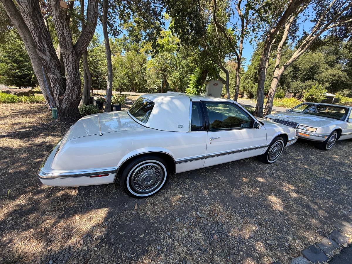 And-1993-buick-rivieras-1991-white-9