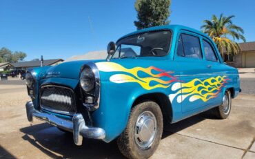 Anglia-english-ford-2-door-1957-blue-10