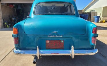 Anglia-english-ford-2-door-1957-blue-7