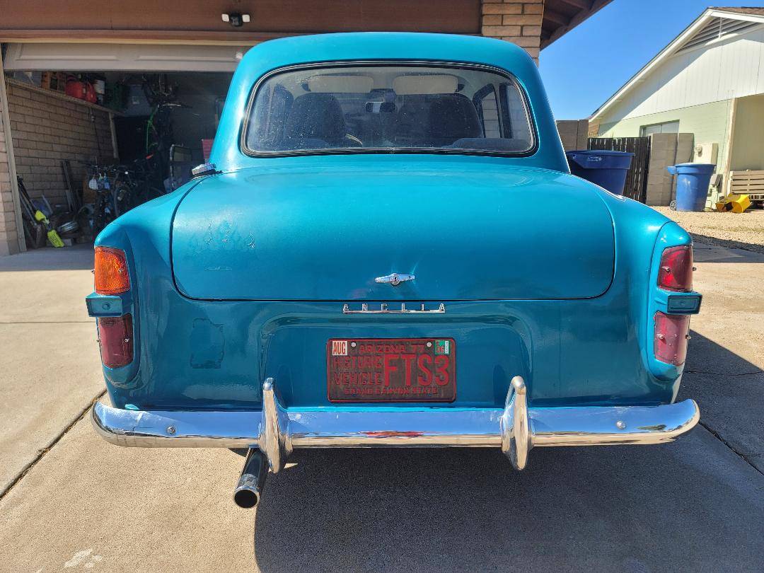 Anglia-english-ford-2-door-1957-blue-7
