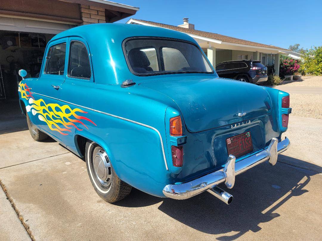 Anglia-english-ford-2-door-1957-blue-8