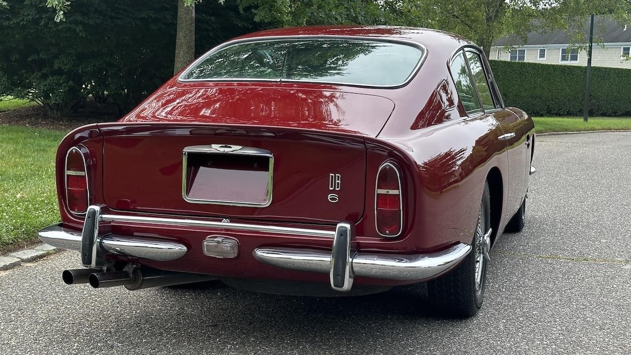 Aston-Martin-DB6-1967-13