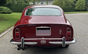 Aston-Martin-DB6-1967-14