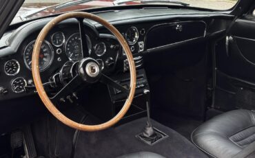 Aston-Martin-DB6-1967-19
