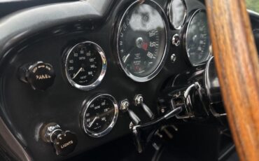 Aston-Martin-DB6-1967-39