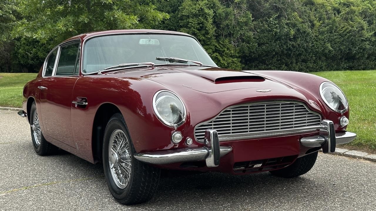 Aston-Martin-DB6-1967-4