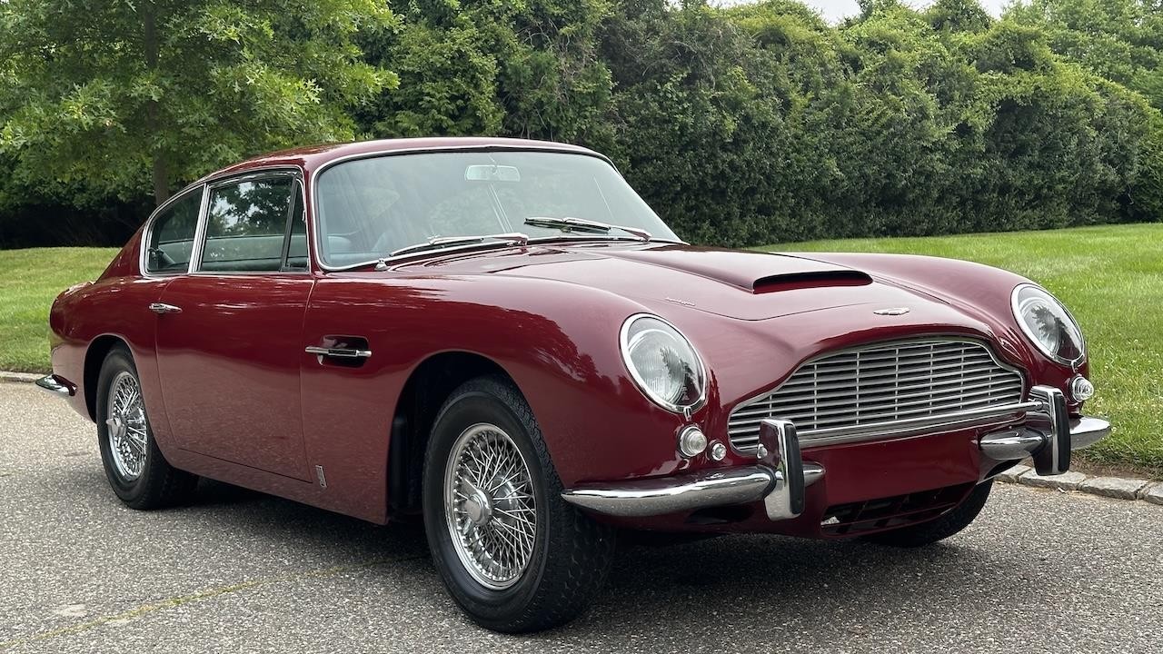 Aston-Martin-DB6-1967-5
