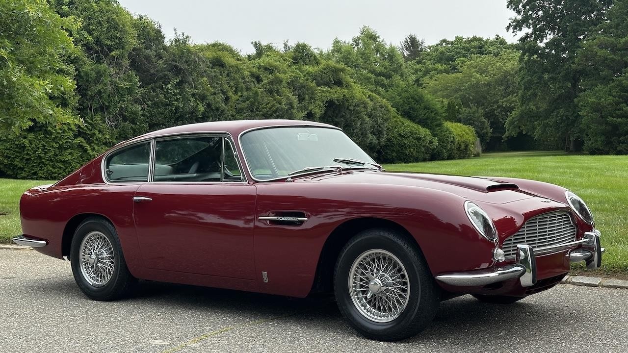 Aston-Martin-DB6-1967-7