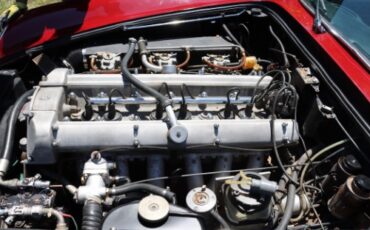 Aston-martin-Db6-1967-Burgundy-Black