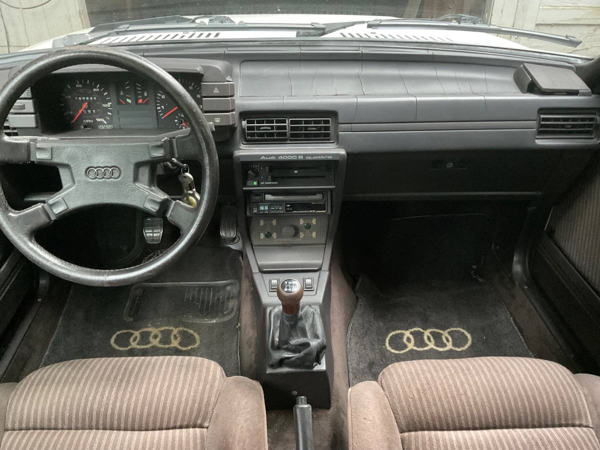 Audi-4000s-quattro-1984-white-19