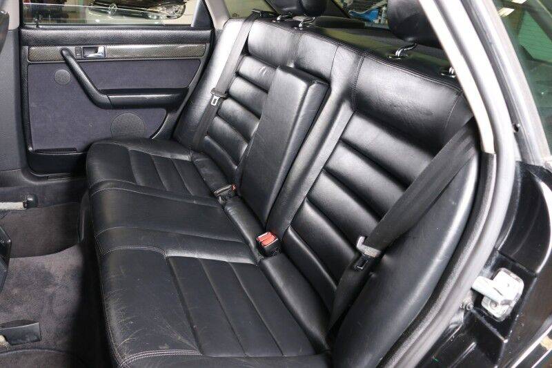 Audi-s6-1995-black-12