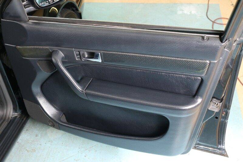 Audi-s6-1995-black-15
