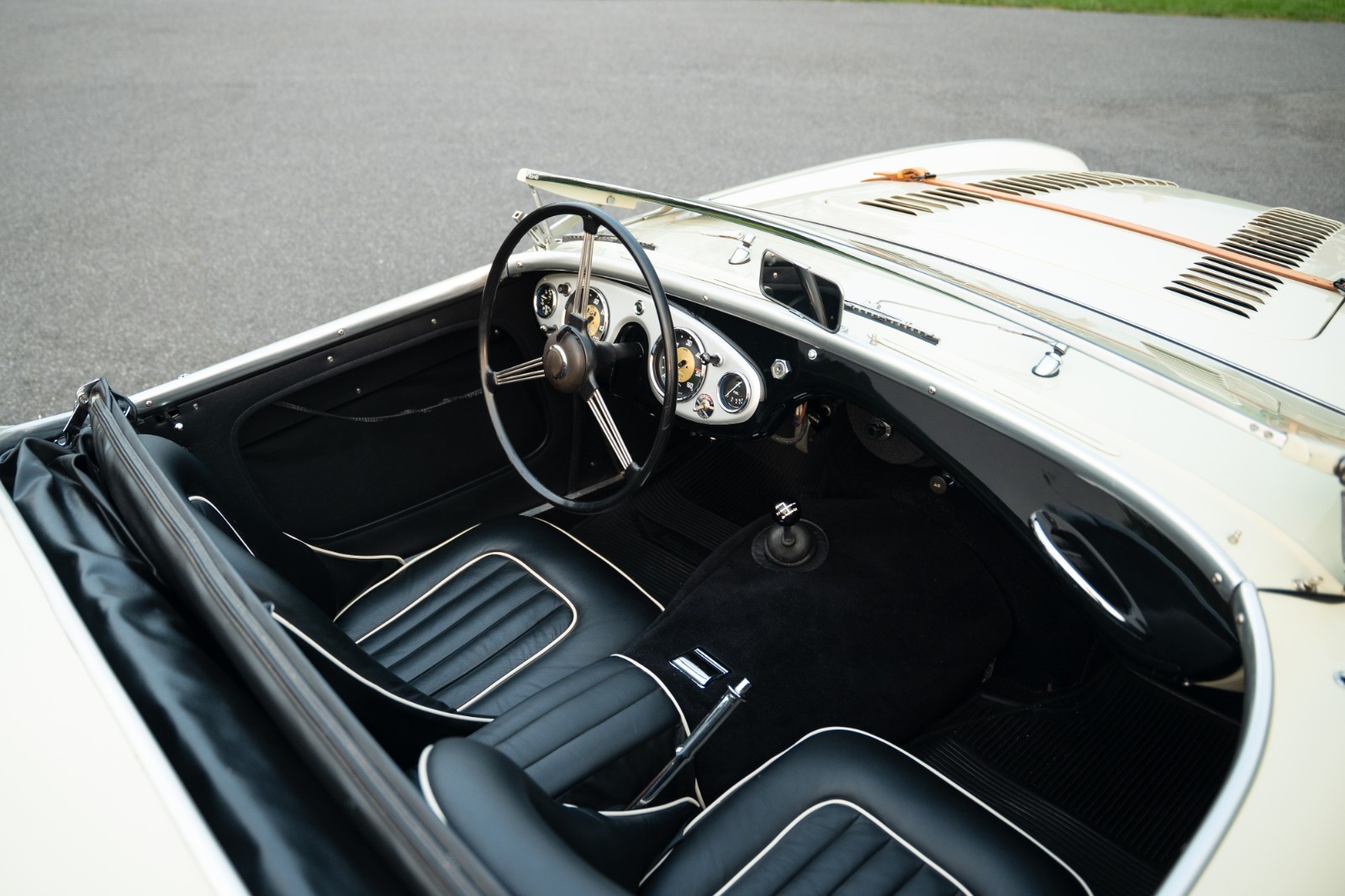 Austin-Healey-100M-1956-Convertible-27