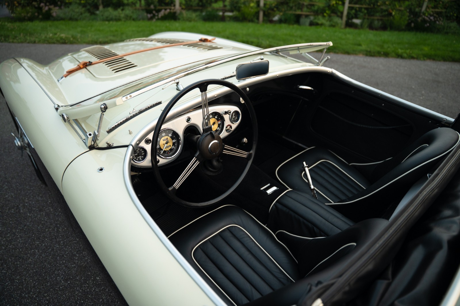 Austin-Healey-100M-1956-Convertible-28