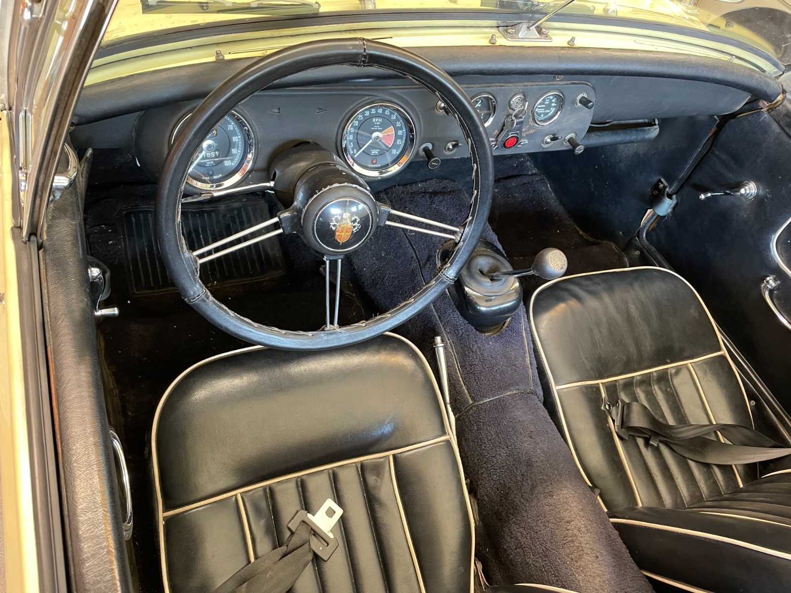 Austin-Healey-Sprite-1966-Convertible-3