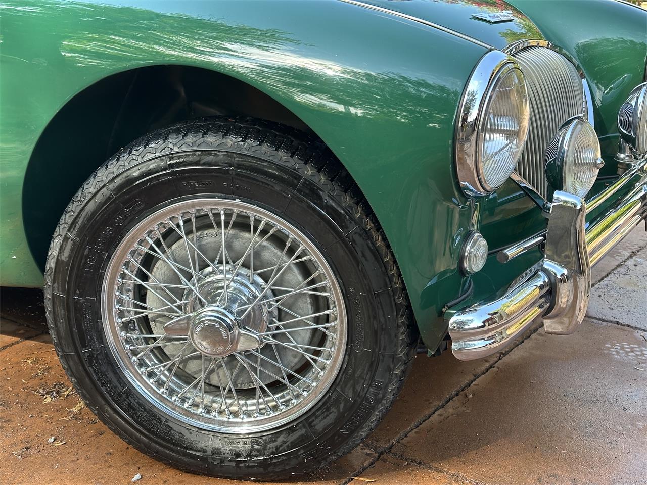 Austin-healey-100-4-bn2-1956-Green-Red-5