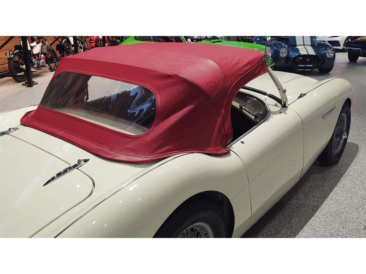 Austin-healey-100m-1954-Old-English-White-Red-28
