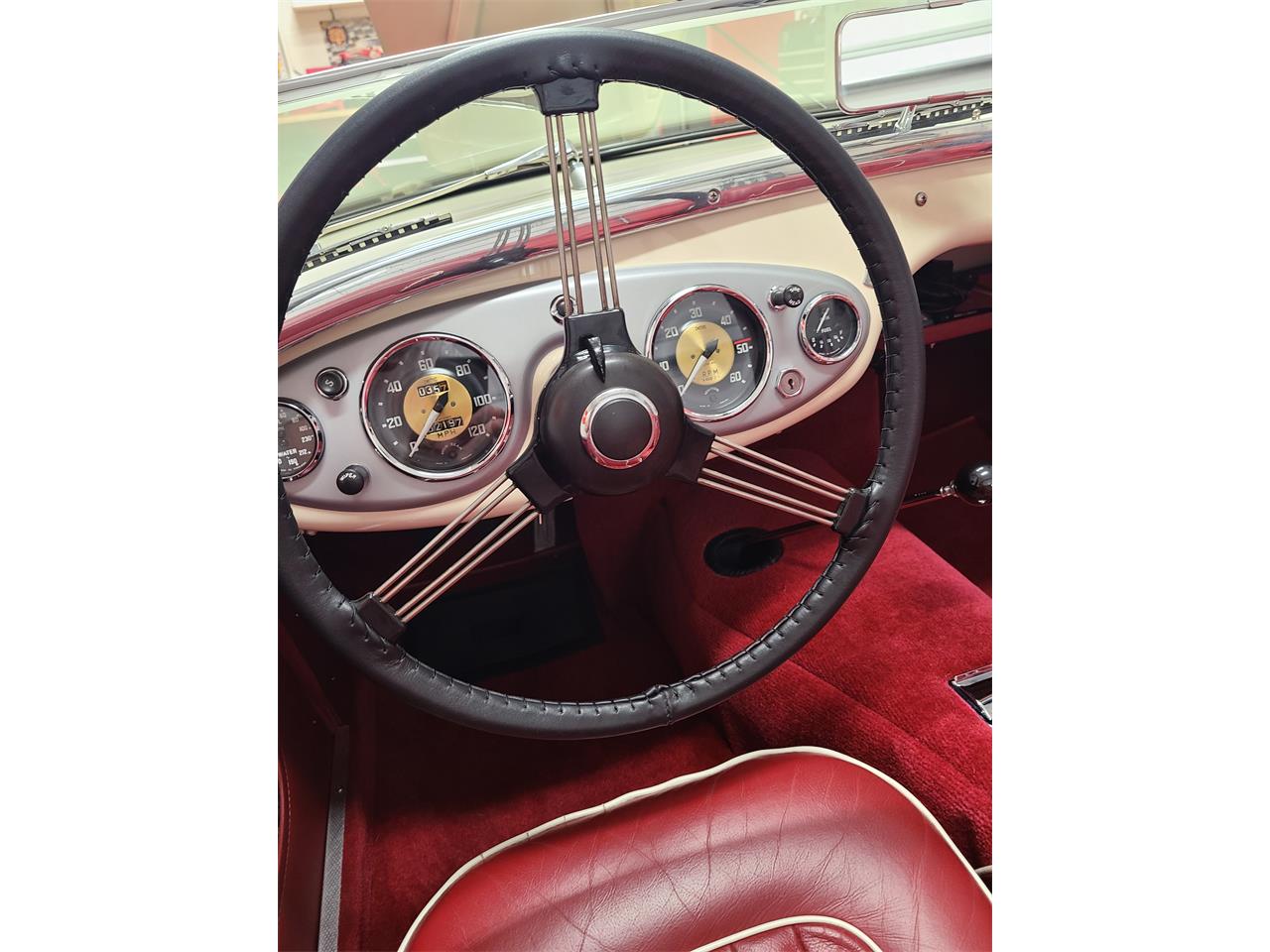 Austin-healey-100m-1954-Old-English-White-Red-3