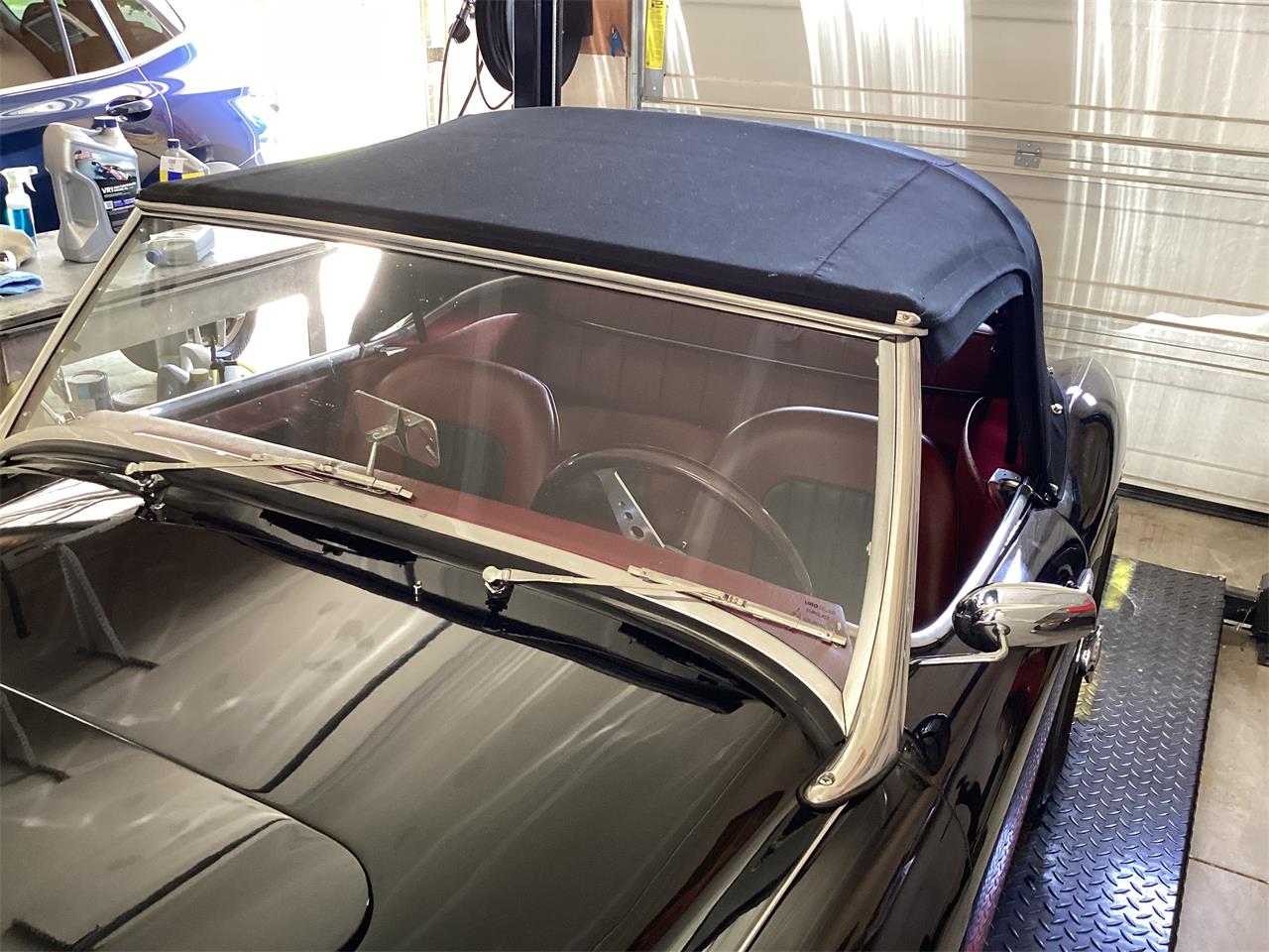 Austin-healey-3000-mk-i-bt7-1959-Black-with-red-coves-Red-black-4