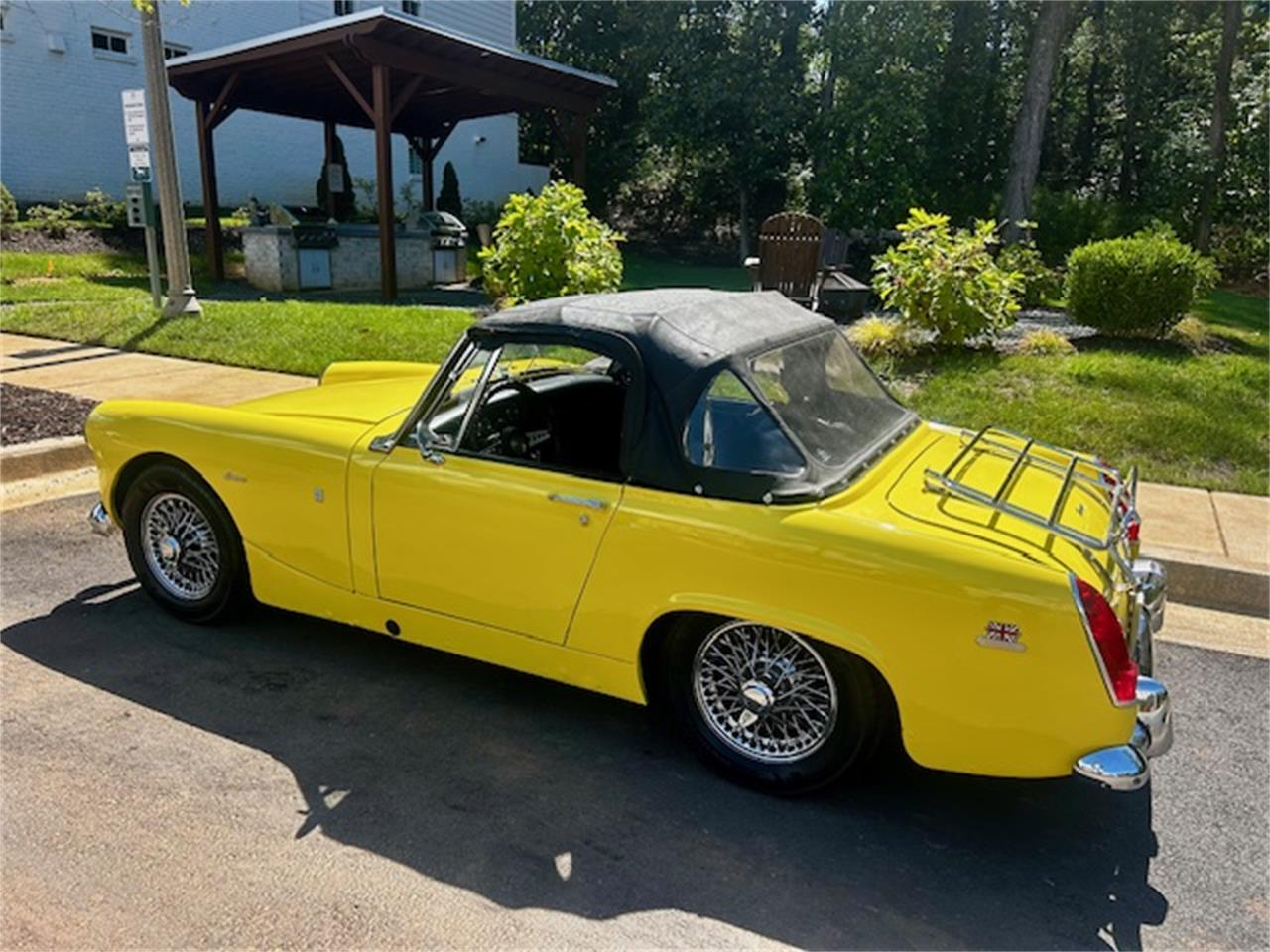 Austin-healey-Sprite-1969-Bright-Yellow-Black-2