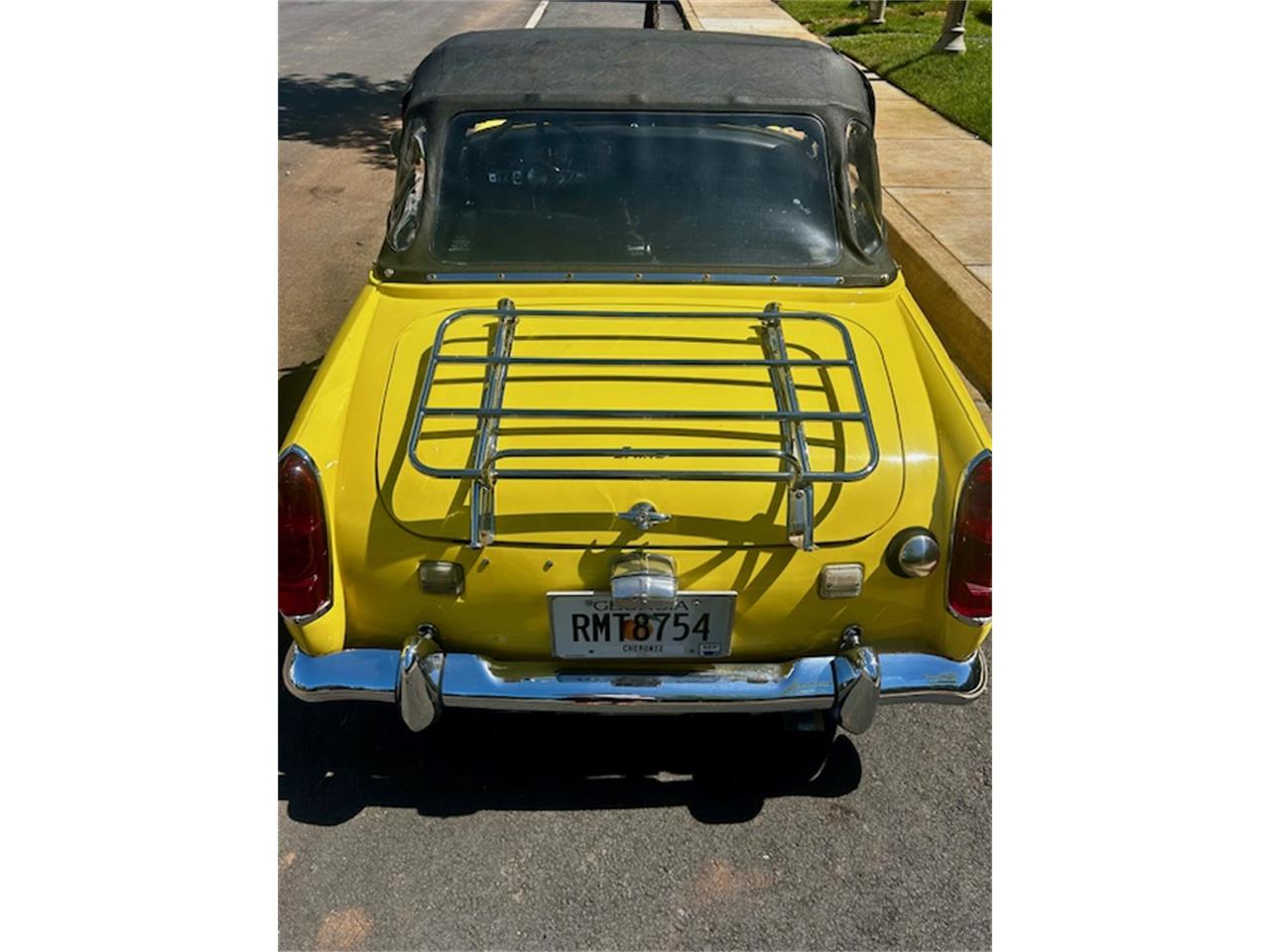 Austin-healey-Sprite-1969-Bright-Yellow-Black-3