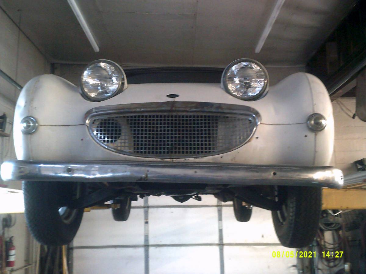 Austin-healey-sprite-1959-white-11