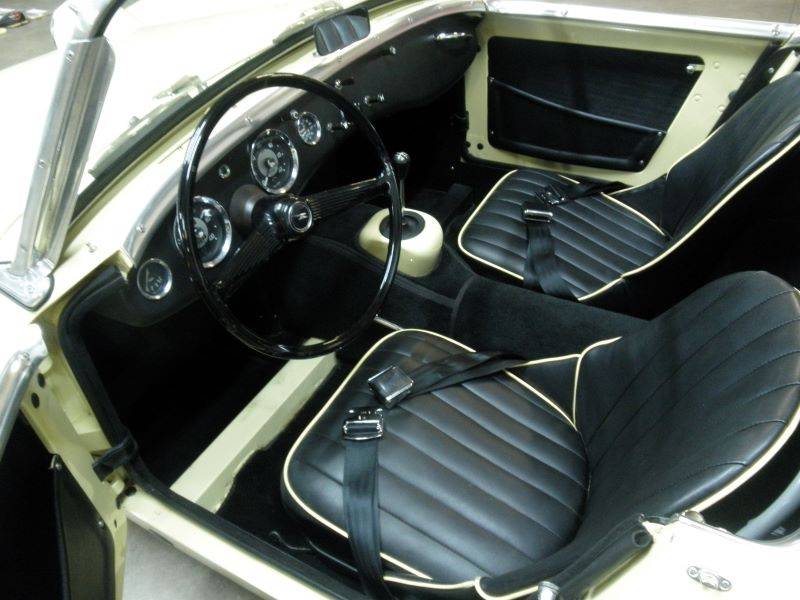 Austin-healey-sprite-1960-yellow-7