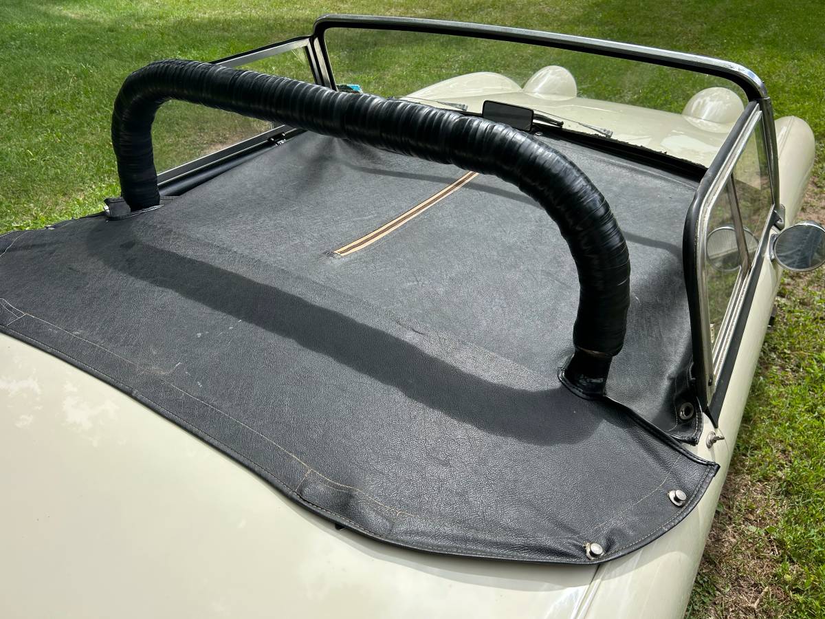 Austin-healey-sprite-1961-white-4