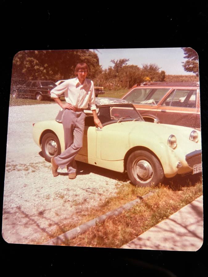 Austin-healey-sprite-1961-yellow-11