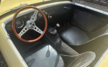 Austin-healey-sprite-1961-yellow-2