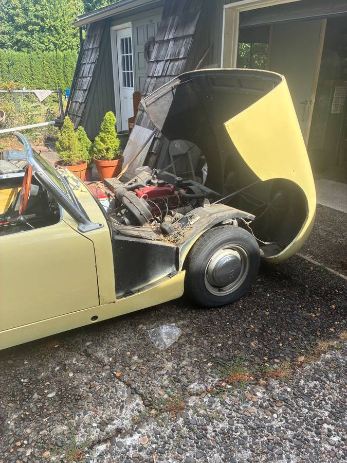 Austin-healey-sprite-1961-yellow-3