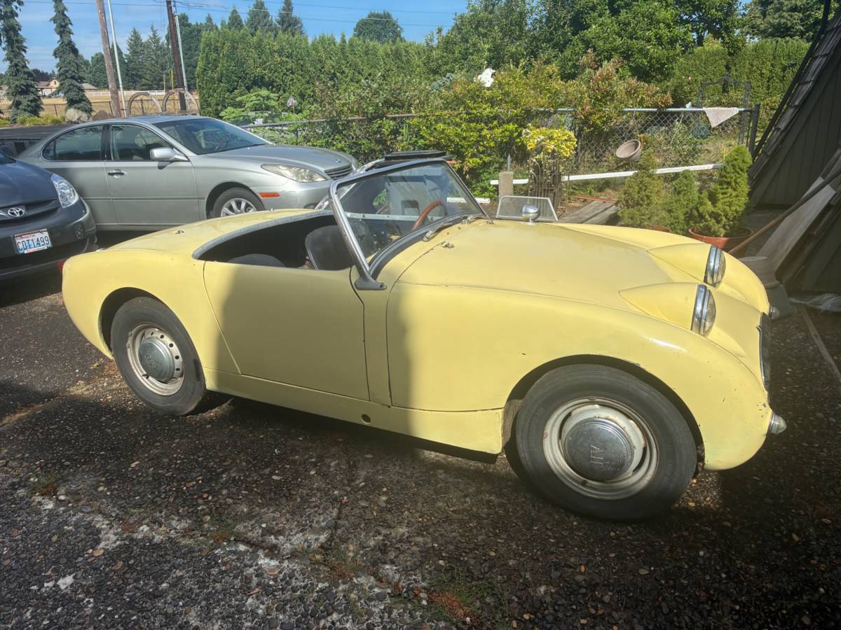 Austin-healey-sprite-1961-yellow