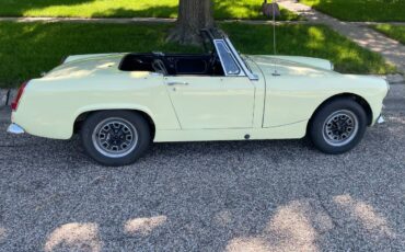 Austin-healey-sprite-1966-yellow-9