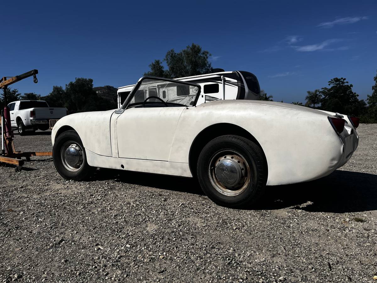Austin-healy-1960-white-4