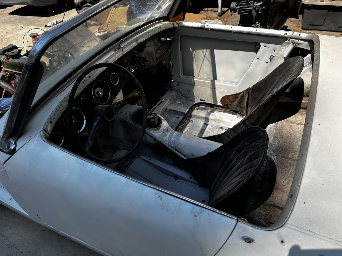 Austin-healy-1960-white-9