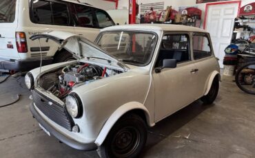 Austin-mini-1975-white-1