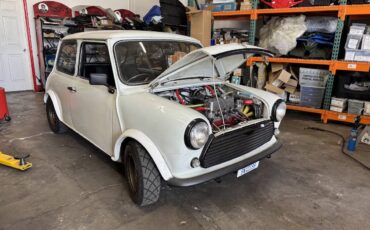 Austin-mini-1975-white
