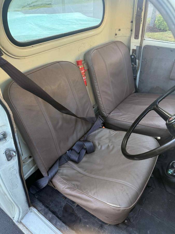 Austin-morris-1968-white-18