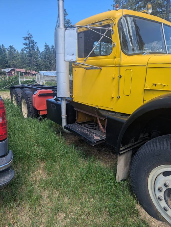 Autocar-truck-1953-yellow-2