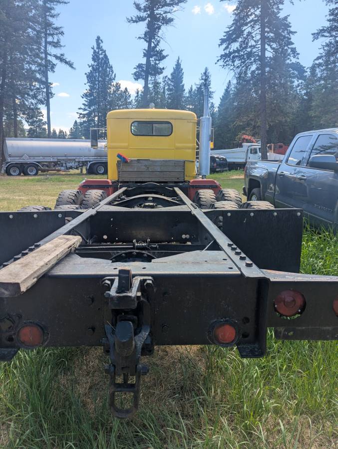 Autocar-truck-1953-yellow-3