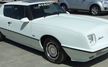 Avanti-11-1988-white-12