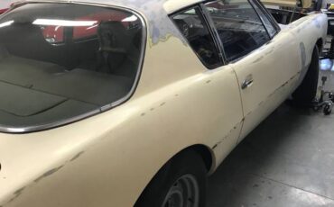 Avanti-2-from-studebaker-1970-yellow