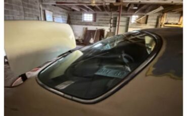 Avanti-2-from-studebaker-1970-yellow-4
