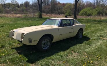 Avanti-2-from-studebaker-1970-yellow-6