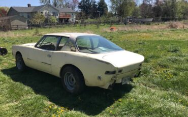 Avanti-2-from-studebaker-1970-yellow-7
