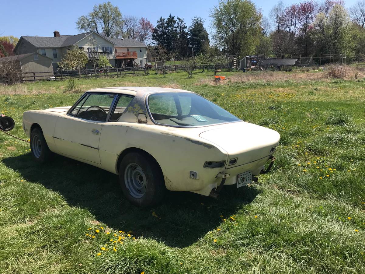 Avanti-2-from-studebaker-1970-yellow-7