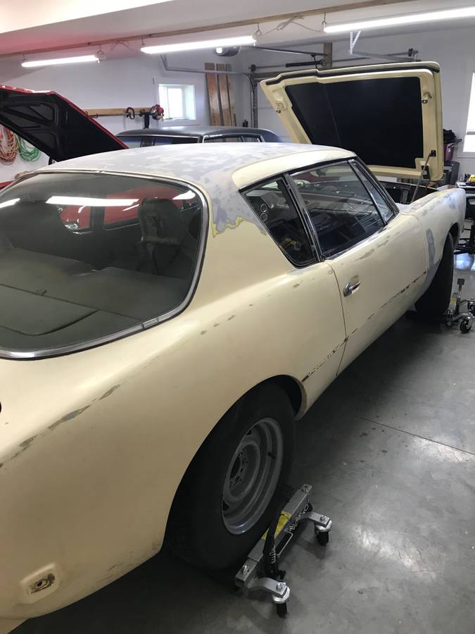 Avanti-2-from-studebaker-1970-yellow