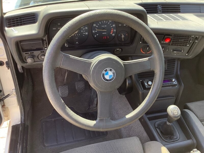 BMW-3-Series-1983-Coupe-17