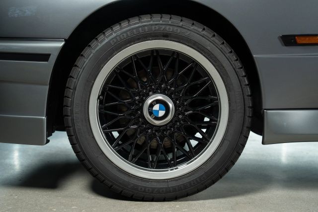 BMW-3-Series-1989-11